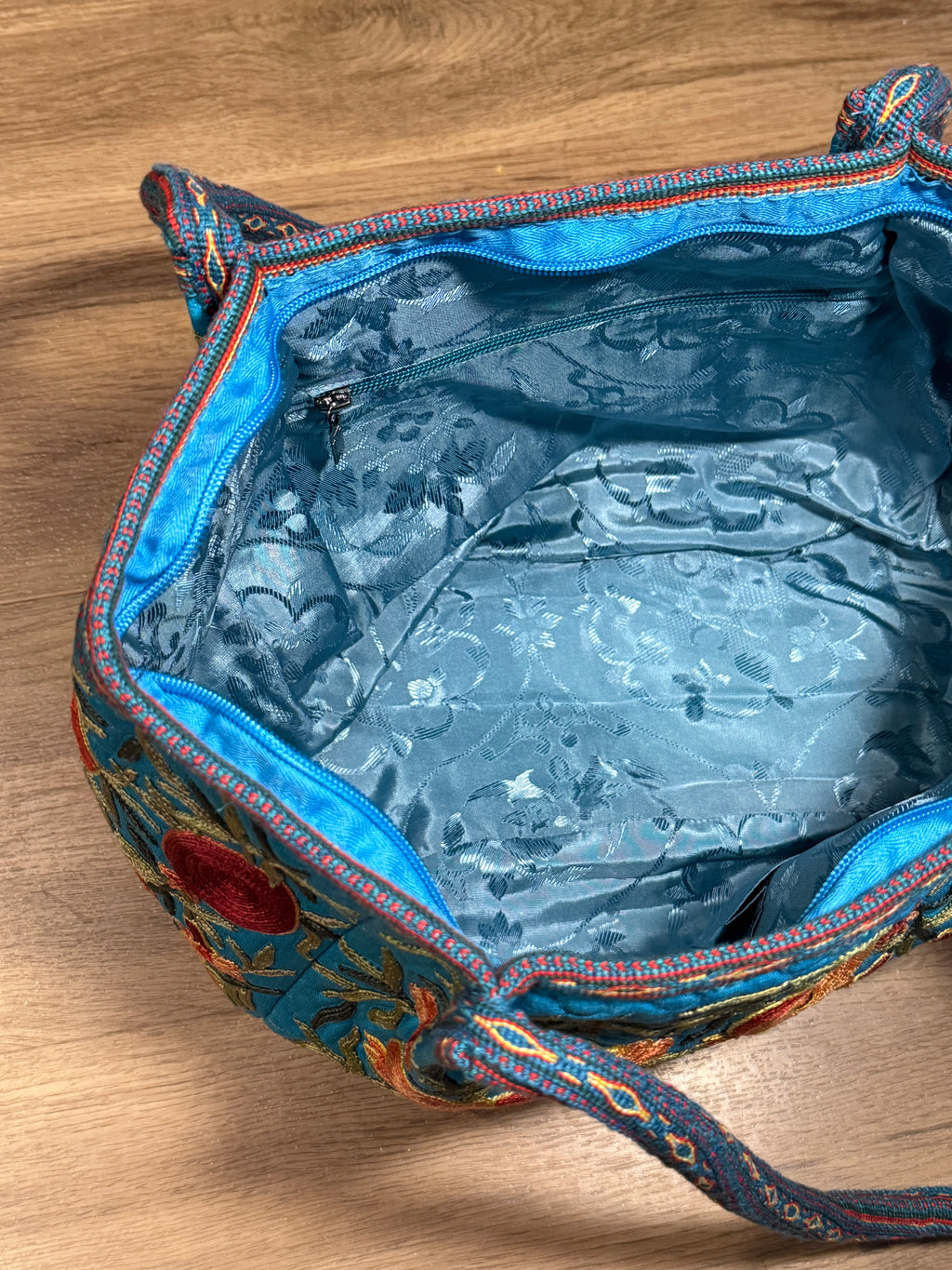 Silk Embroidered Bag (Mavi)