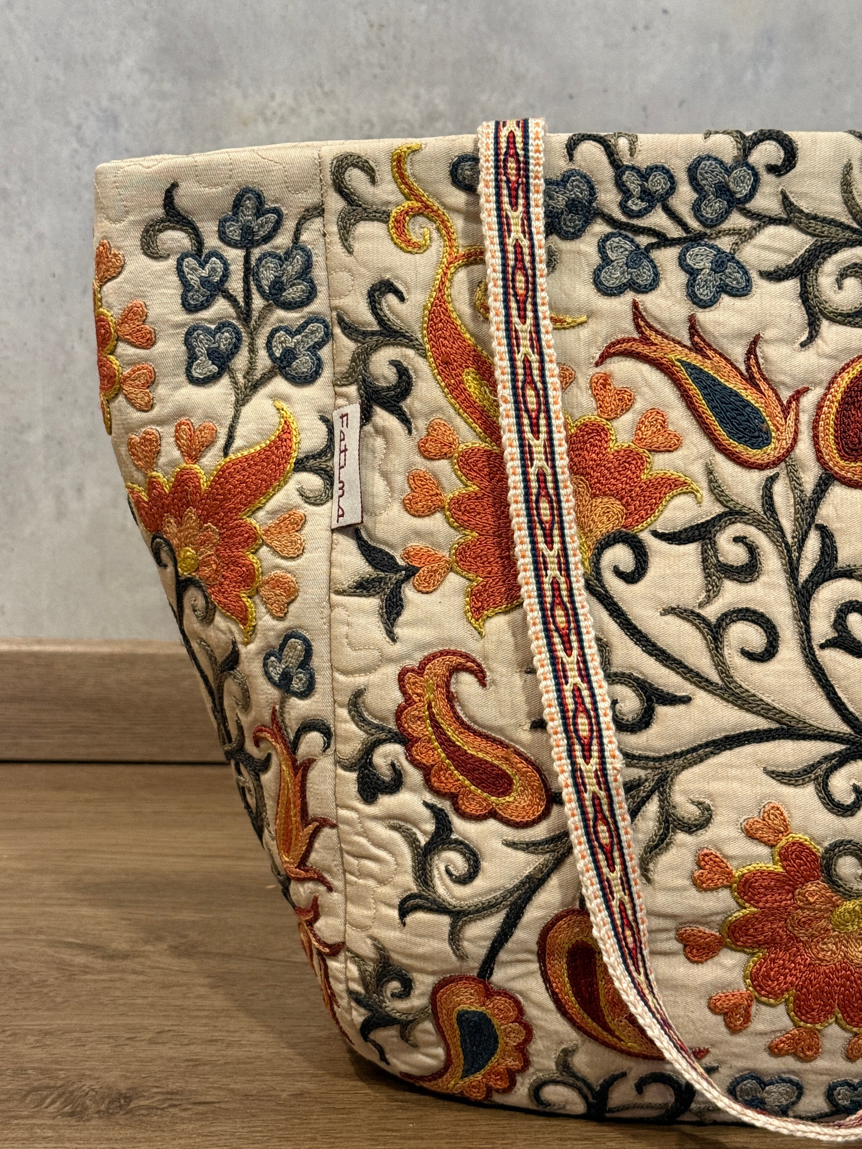 Silk Embroidered Bag (Beige)